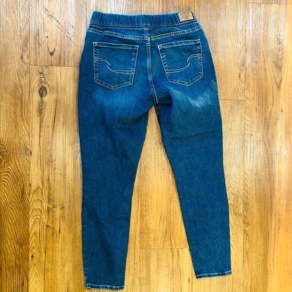 LEVI Strauss & Co. Gold Label Women’s Totally Shaping Pull-on Skinny Jeans - Picture 4 of 9